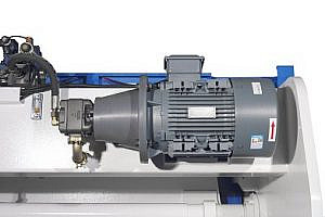Фото 32 - MetalTec HBM 63/2500C Листогибочные гидравлические прессы с ЧПУ контроллером TP10S.