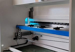 Фото 26 - MetalTec HBM 63/2500C Листогибочные гидравлические прессы с ЧПУ контроллером TP10S.
