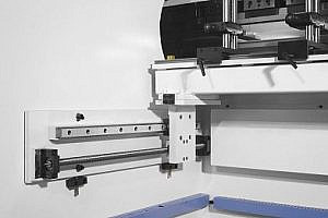 Фото 29 - MetalTec HBM 63/2500C Листогибочные гидравлические прессы с ЧПУ контроллером TP10S.