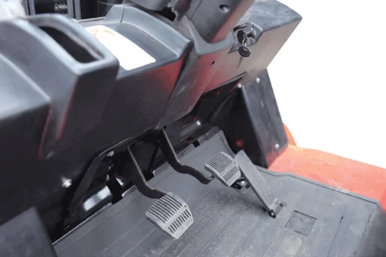 Фото 3 - Погрузчик вилочный дизельный EP Equipment CPCD70T8 OPTIMAL SERIES (Mitsubishi, 2W300, PT, кабина с отопителем).